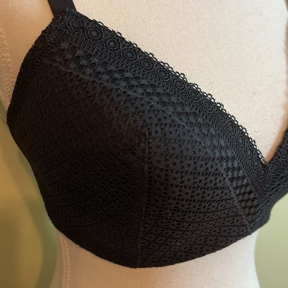 Maidenform black wireless lace trim soft cup bra - Picture 12 of 16